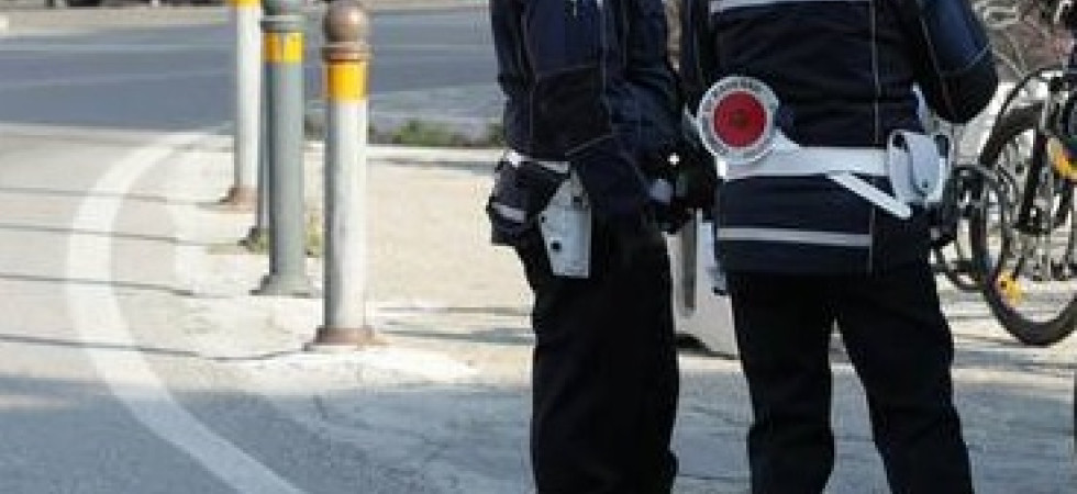 A 60 all'ora in centro paese con la bici elettrica truccata: nei guai un 20enne