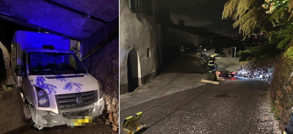 Segue il navigatore e rimane incastrato con il furgone in un sottopassaggio, vigili del fuoco in azione