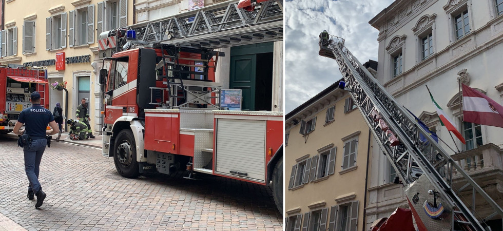 Principio d'incendio in un edificio, fumo all'ultimo piano: via Manci bloccata