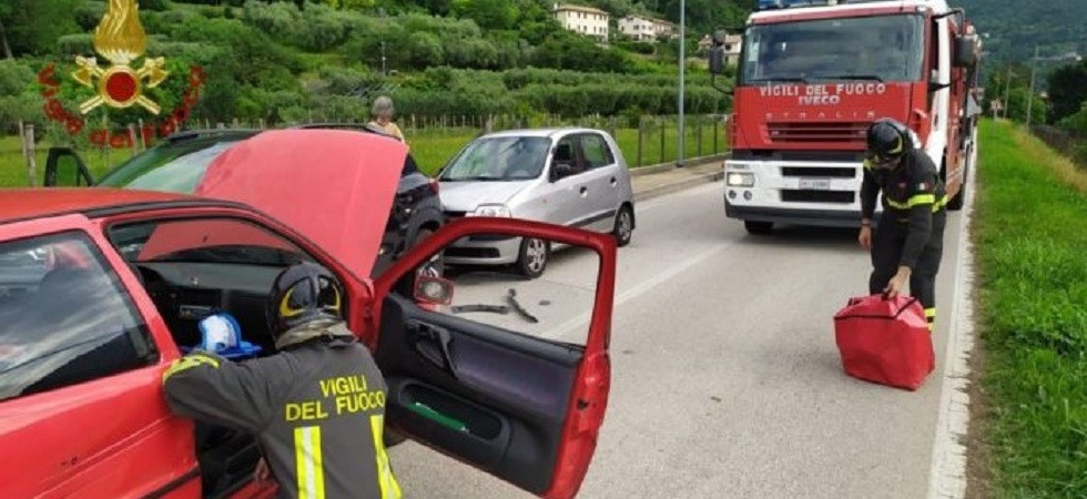 Tamponamento a catena tra quattro veicoli prima dello svincolo della Valsugana: tre i feriti