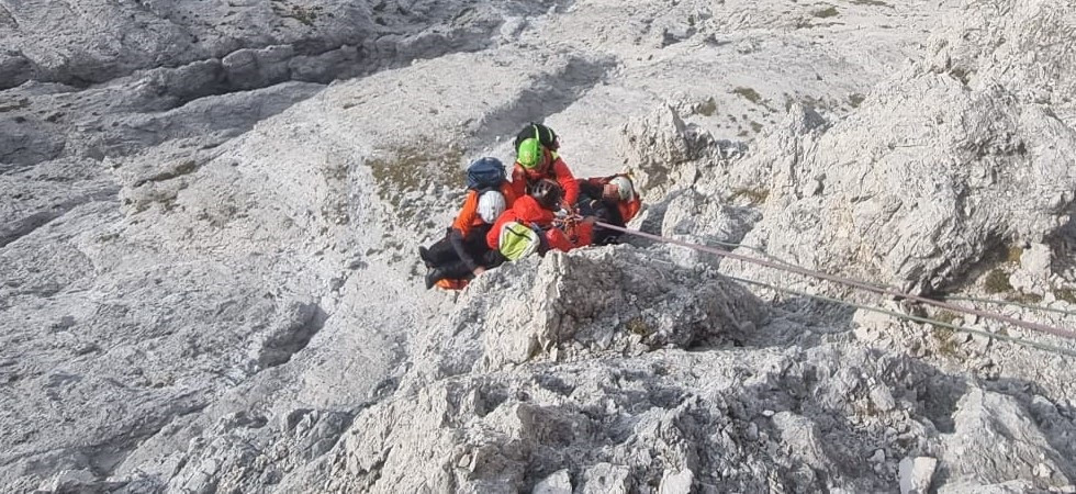 Foto d'archivio Perde l’appiglio e precipita per 20 metri, poi sbatte contro la parete