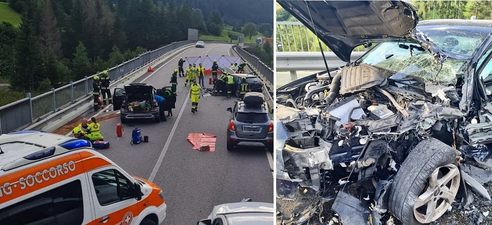 Terribile incidente sul cavalcavia, due auto si scontrano: una persona incastrata fra le lamiere