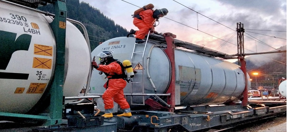 Fuoriuscita di liquido infiammabile, allarme all'alba lungo la ferrovia del Brennero