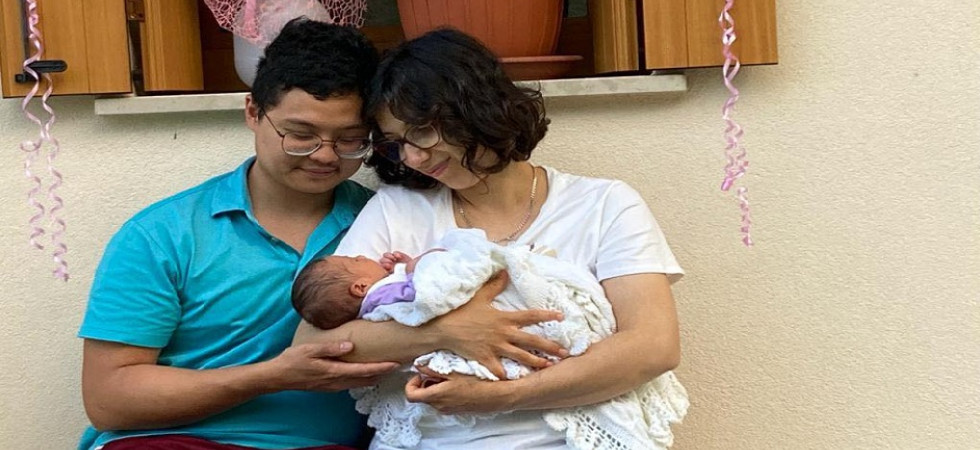 Non nasceva un bambino da oltre 60 anni: ora è festa a Col dei Silvestri per l'arrivo di Aurora