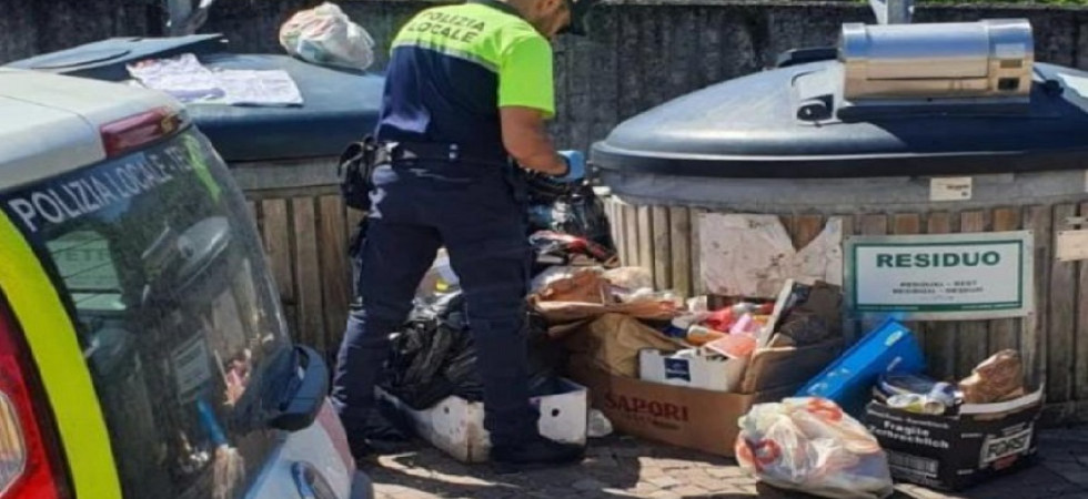 Svuota la cantina e abbandona i rifiuti indifferenziati all'isola ecologica