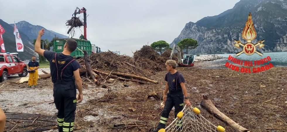 Maltempo, alla foci del Sarca recuperati oltre 300 metri cubi di materiale in 24 ore