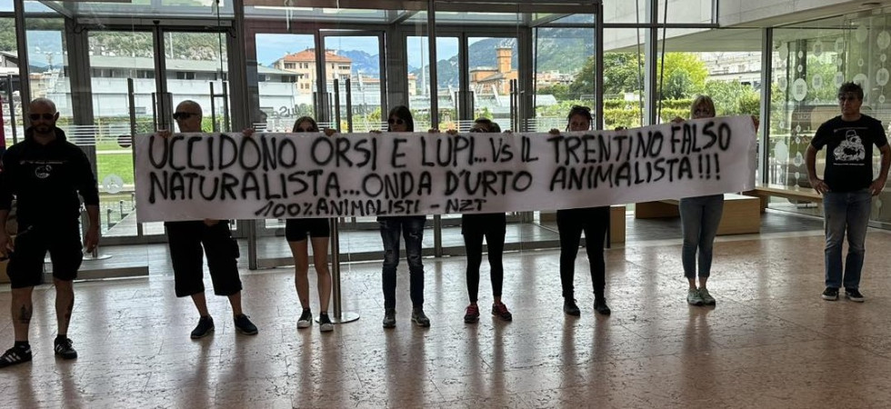 Blitz degli animalisti al Muse: “E' il fiore all'occhiello della propaganda 'ecologista' del Trentino