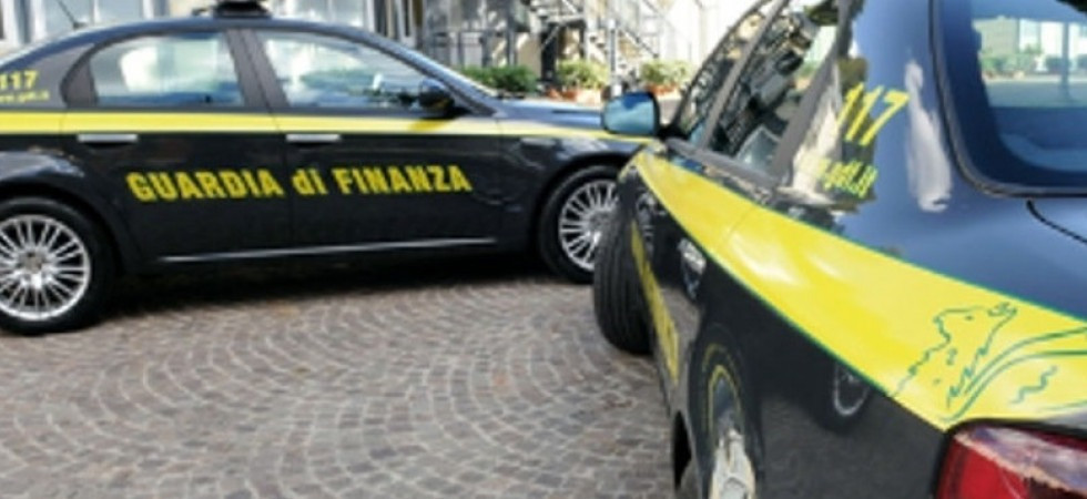 Sequestrata una carrozzeria con autodemolizione abusiva, il blitz dei finanzieri