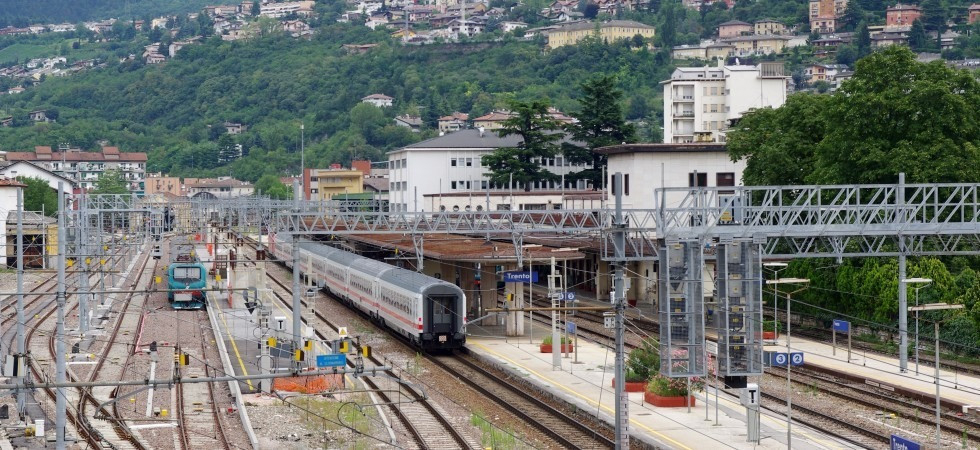 Ritardi e cancellazioni a causa del maltempo, giornata nera per i treni lungo la ferrovia del Brennero