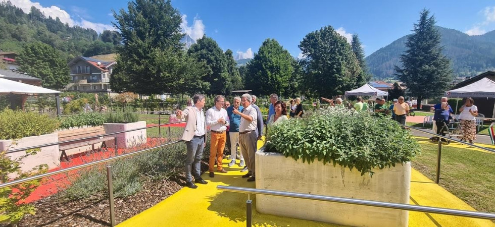 Dai profumi alle sensazioni tattili e uditive, dopo 11 mesi di lavoro inaugurato il 'Giardino Alzheimer'