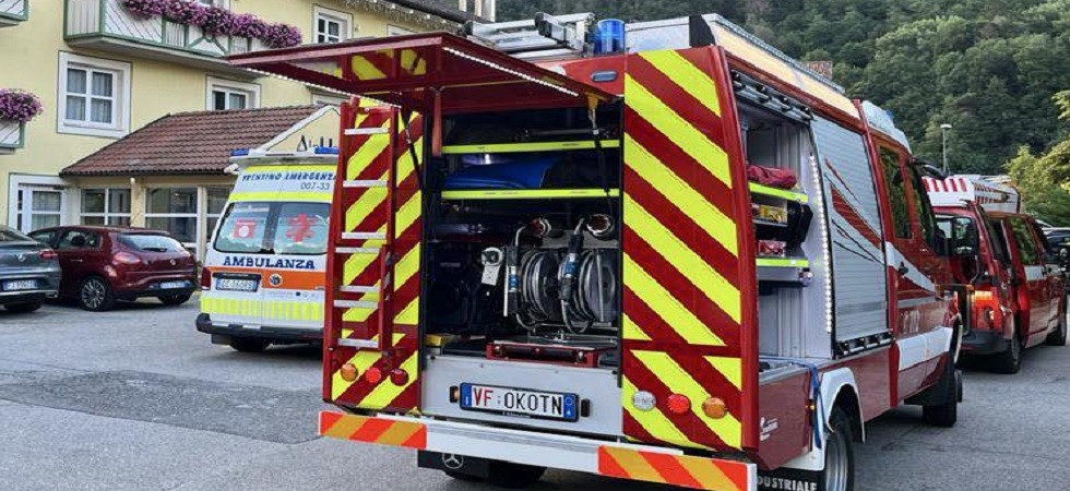 Paura per una bimba di 6 anni: è rimasta con la mano incastrata nel bocchettone di aspirazione di una piscina
