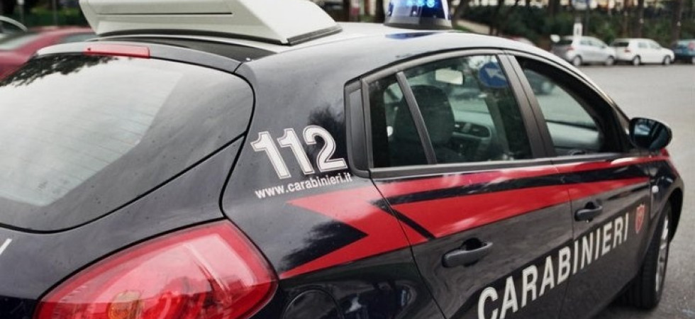 Si reca con la moglie in ambulatorio e aggredisce il medico di famiglia "perché poco disponibile"