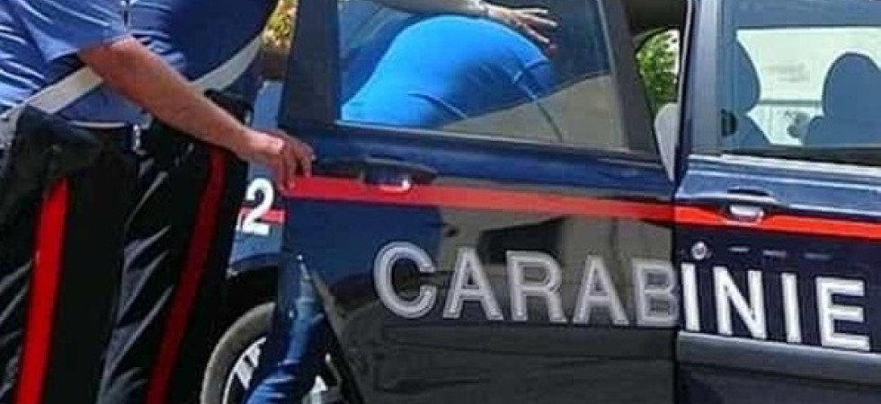 Minaccia la moglie davanti ai figli e viola il divieto avvicinamento ripresentandosi sotto casa