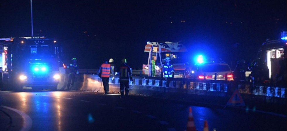 Tragedia sulla MeBo, prima il terribile impatto contro la barriera e poi l'investimento di un'auto