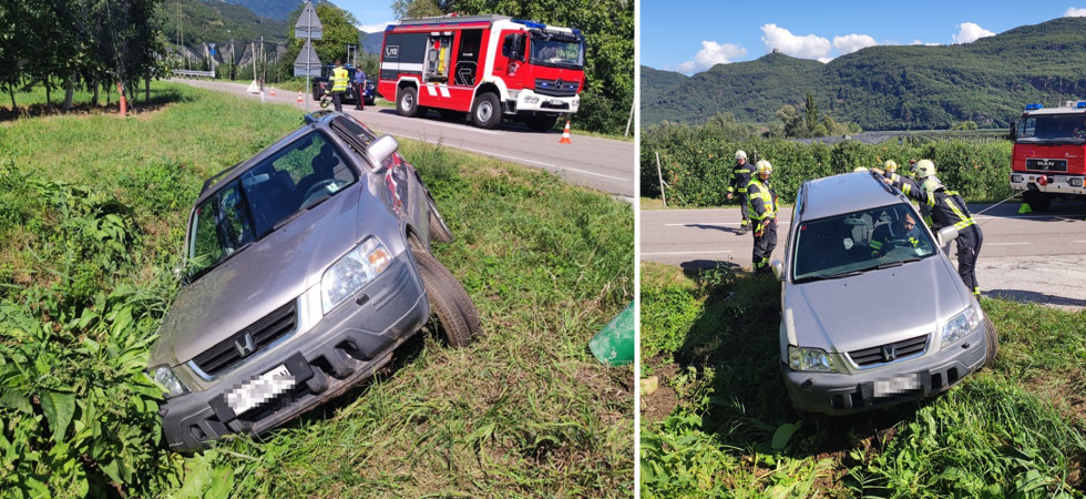 Perde il controllo dell’auto e finisce nel fossato fuori strada: il mezzo è stato recuperato con un verricello dai pompieri