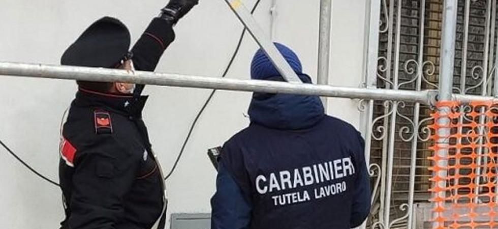 Controlli in un cantiere, ragazzo tunisino si mostra nervoso: aveva dei documenti falsi