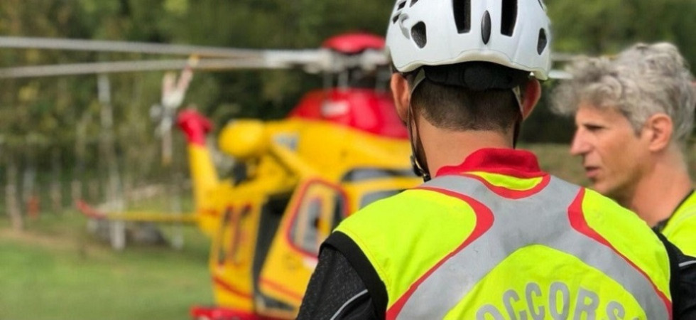 Perde l'appiglio e cade per alcuni metri dalla parete: paura per un 41enne, elitrasportato in ospedale