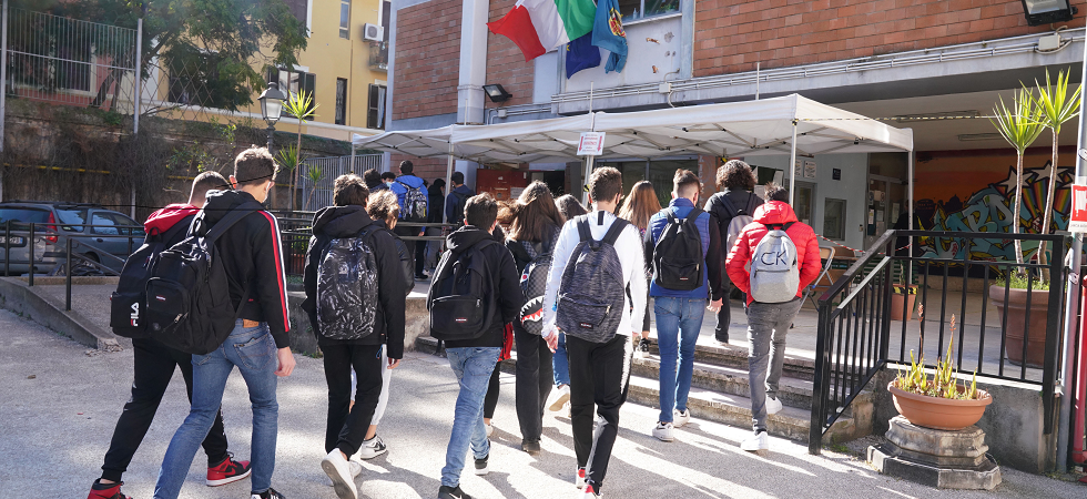 Domani suonerà la campanella per gli studenti trentini (foto Imagoeconomica) Domani suonerà la campanella per gli studenti trentini (foto Imagoeconomica)