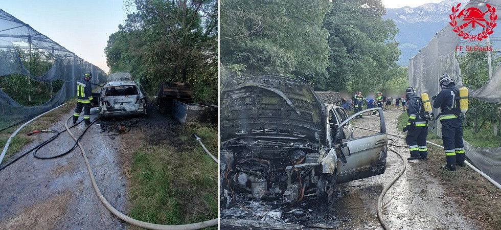 Le fiamme avvolgono e distruggono un'auto, momenti di paura