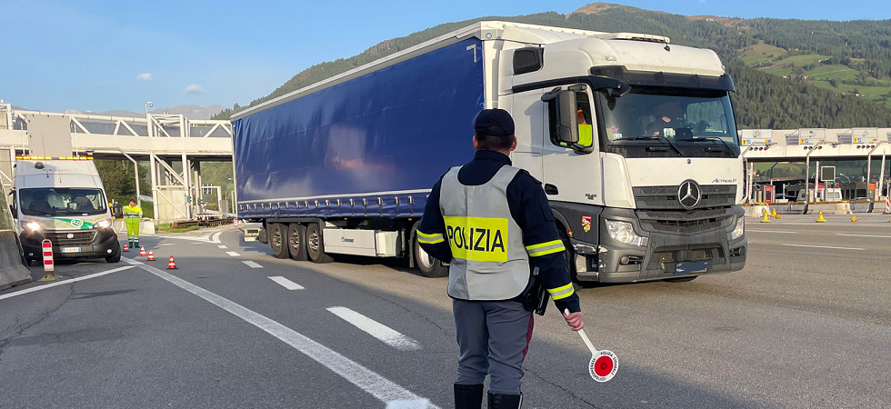 Controlli medici sull'A22 a camionisti e conducenti di furgoni: 4 trovati alterati da sostanze stupefacenti
