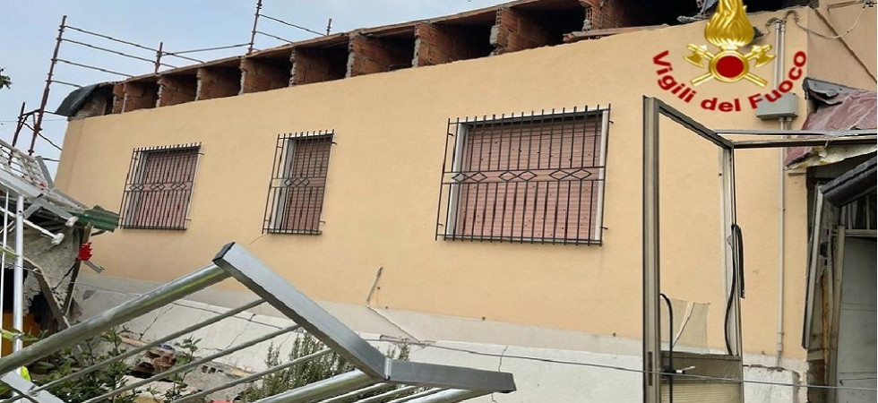 Crolla un muro e due operai precipitano al suolo da otto metri