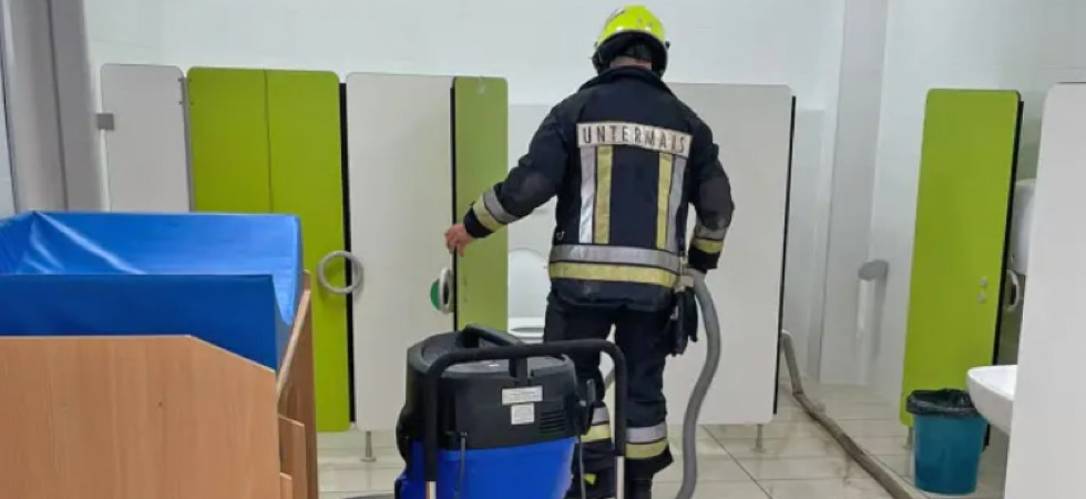 Maltempo, la roggia esonda e allaga il seminterrato della scuola dell'infanzia