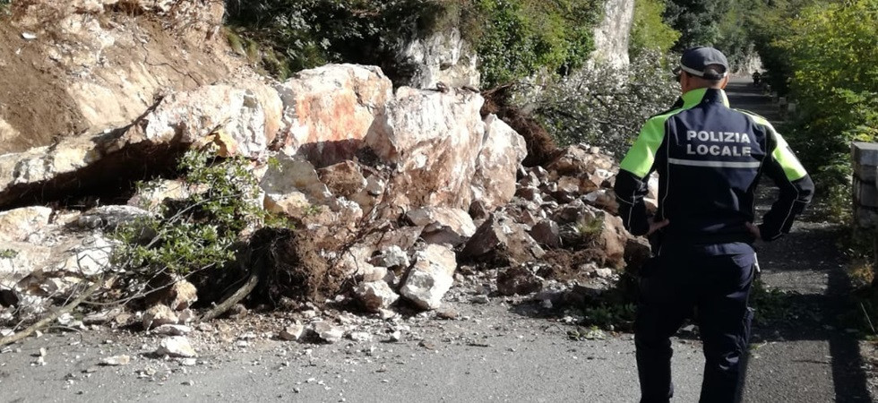 A causa di una frana chiuso il sentiero della Ponale: in corso le verifiche del geologo