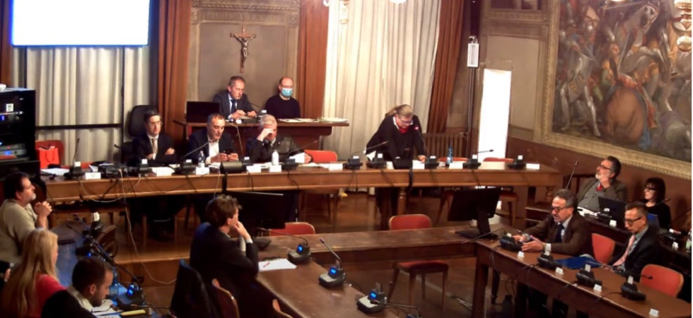 Alta tensione tra maggioranza e minoranza in Consiglio comunale sull'aumento Irpef