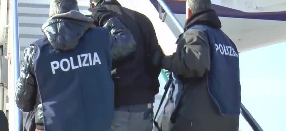Autori di furti ed episodi di violenza, due giovani di 25 e 32 anni illegalmente sul territorio espulsi dall'Italia