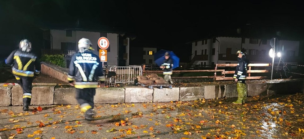 Allerta meteo, oltre 70 le chiamate ricevute dai vigili del fuoco in tre ore: gli aggiornamenti della Pat sulla viabilità