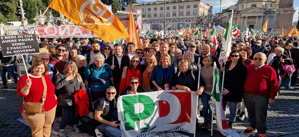A Roma il Pd porta in piazza 50mila persone (e anche Conte con il Movimento 5 Stelle)