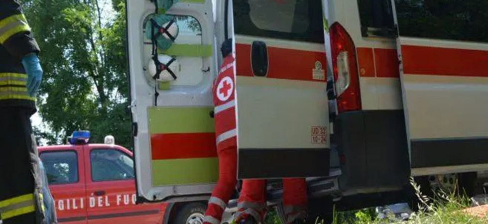 Un grosso ramo lo colpisce in viso, Angelo è morto davanti agli occhi dei famigliari