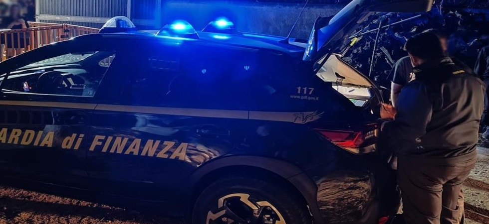 Cena con spettacolo, ma irregolare: dalla mancanza delle autorizzazioni all'impiego di personale in nero maxi multa fino a