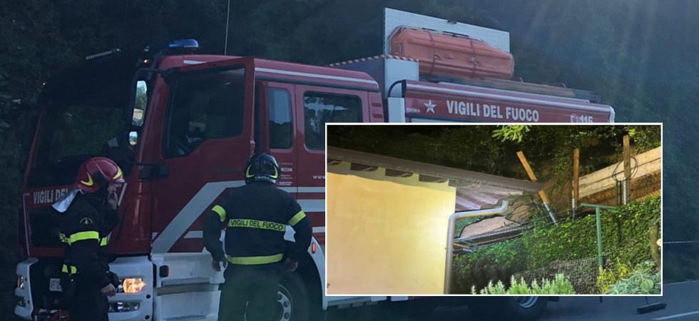 La frana minaccia la casa, quattro famiglie evacuate: sul posto i vigili del fuoco