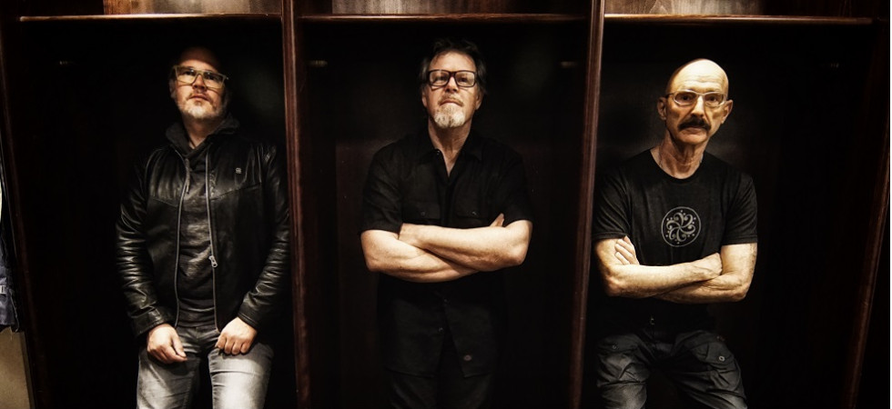 Grande musica al SanbàClub con gli Stick Men, trio di fuoriclasse della musica prog rock guidato da Tony Levin e Pat