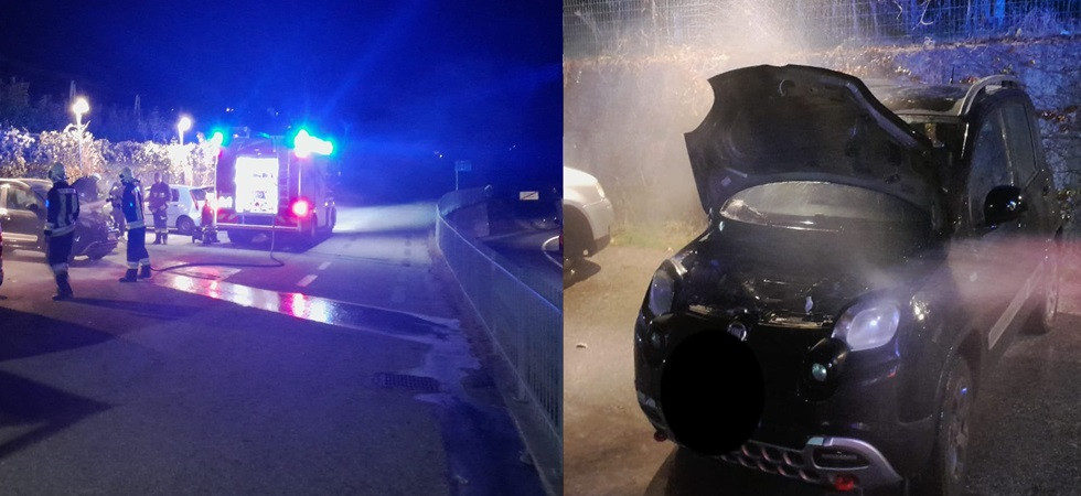 Momenti di paura in un parcheggio, fumo e fiamme da un'auto: vigili del fuoco in azione