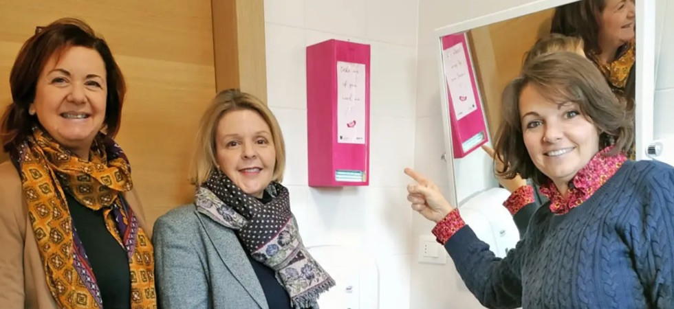 Nelle scuole medie di Merano arrivano i dispenser per assorbenti