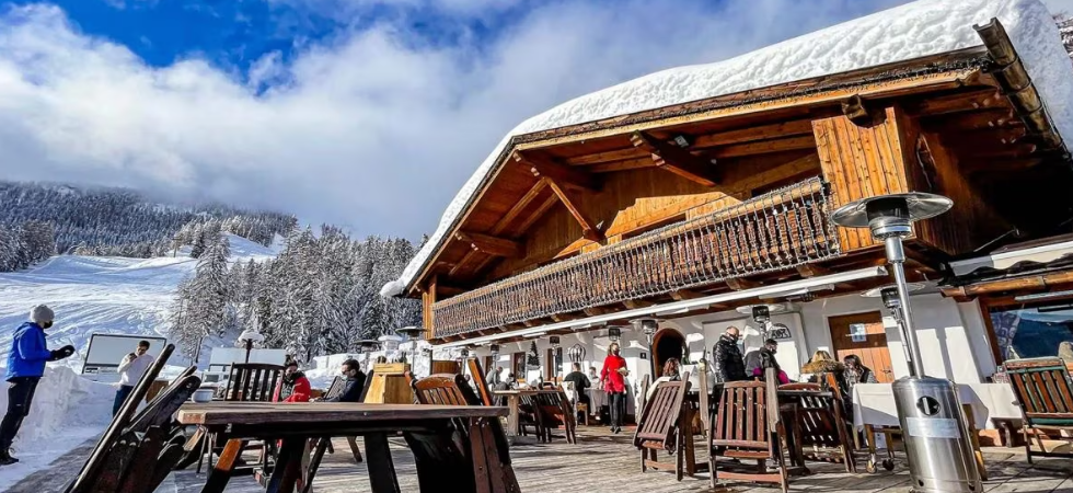 Bisogna discutere su cosa sia la Cortina contemporanea e con quale comunità di persone si voglia identificare
