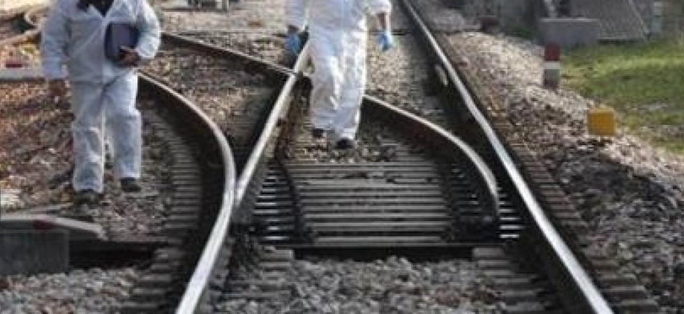 Foto d'archivio Tragedia sui binari, muore travolto da un treno nel giorno del suo compleanno: aveva solo 18 anni