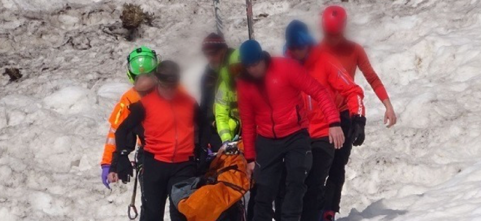 Foto d'archivio Scivola sul ghiaccio e sbatte violentemente la nuca, momenti di paura per una 12enne in gita con la parrocchia