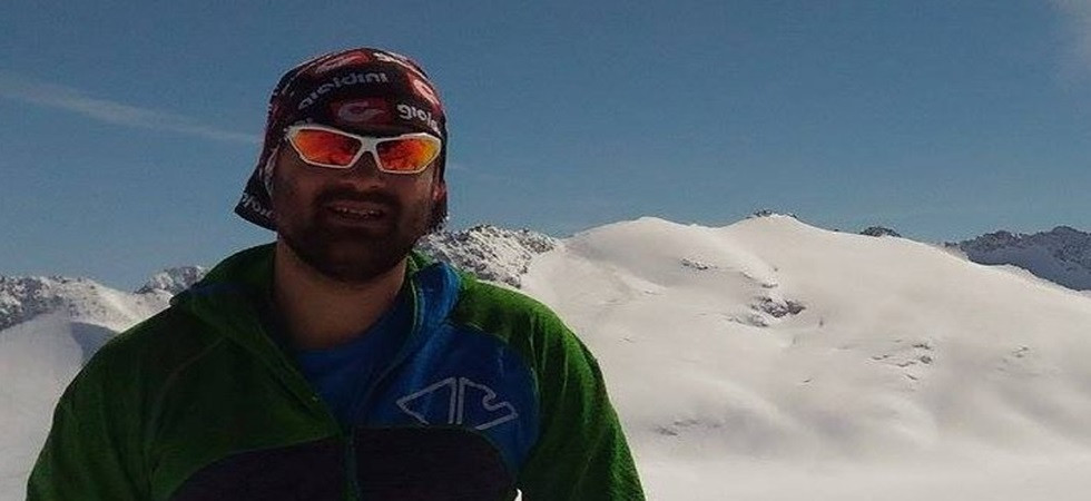 Travolto da una valanga e trovato sotto un metro e mezzo di neve, è morto a 41 anni Ezio Delbono