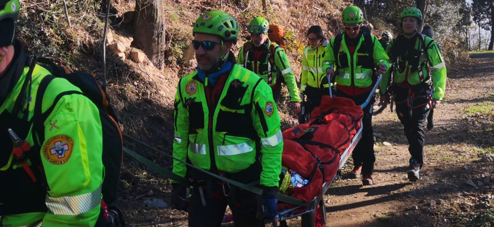 Cade rovinosamente con la mountain bike