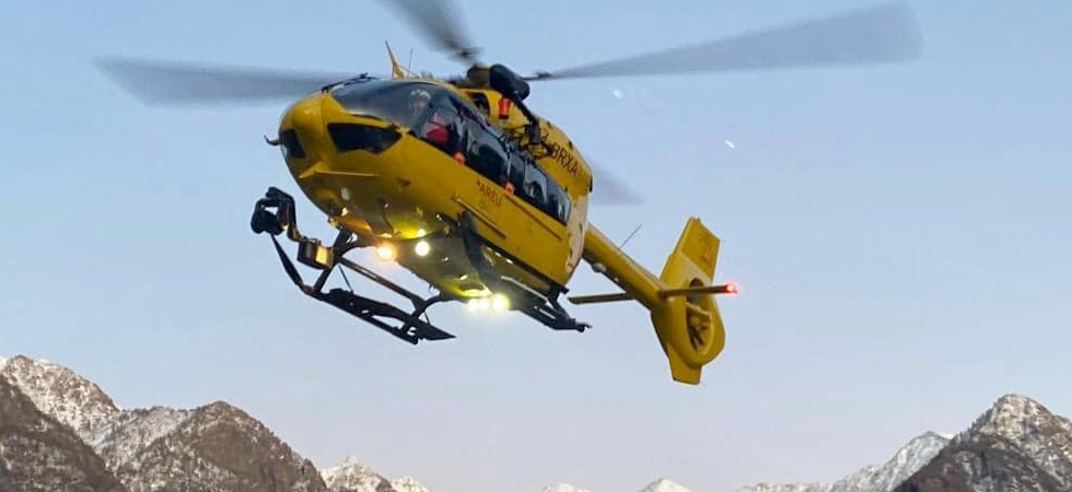 Foto d'archivio In quota per un'escursione cade e non riesce più a muoversi: 84enne recuperato con l'elicottero