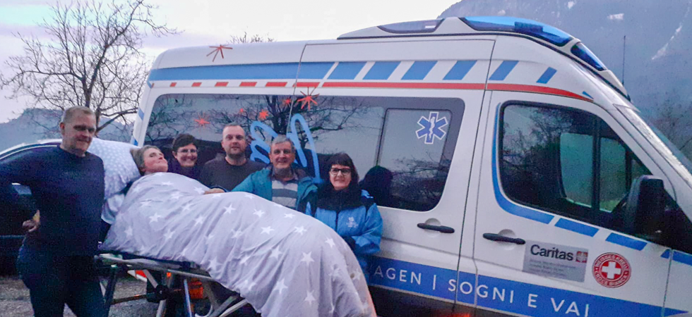 Torna nella locanda che aveva gestito 'in gioventù' realizzando un grande sogno