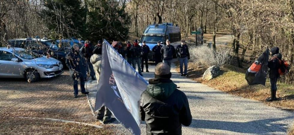 Abbattimento Jj4 e Mj5, udienza al Tar e i militanti di Centopercentoanimalisti vanno al Casteller blindato dalle forze
