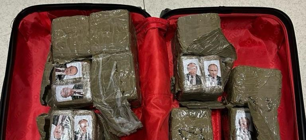 In treno con 10 chili di hashish 'marcati' con la foto di Putin: arrestata una coppia di trafficanti