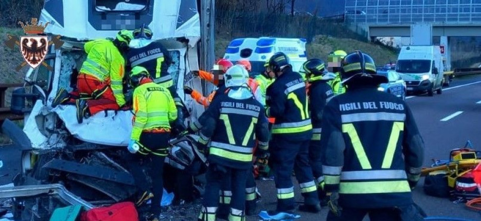 Federazione dei vigili del fuoco volontari del Trentino – corpo vv.f. di Avio Federazione dei vigili del fuoco volontari del Trentino – corpo vv.f. di Avio