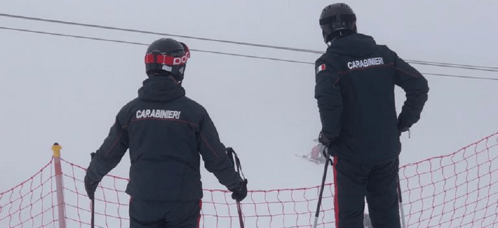 Fuoripista senza Artva, pala e sonda nonostante il pericolo valanghe: tre 'freeriders' fermati dai carabinieri