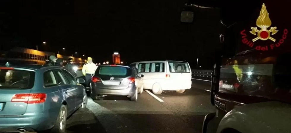 Tremendo schianto in autostrada, è morto un ragazzo di 31 anni dopo essere stato sbalzato sull'asfalto