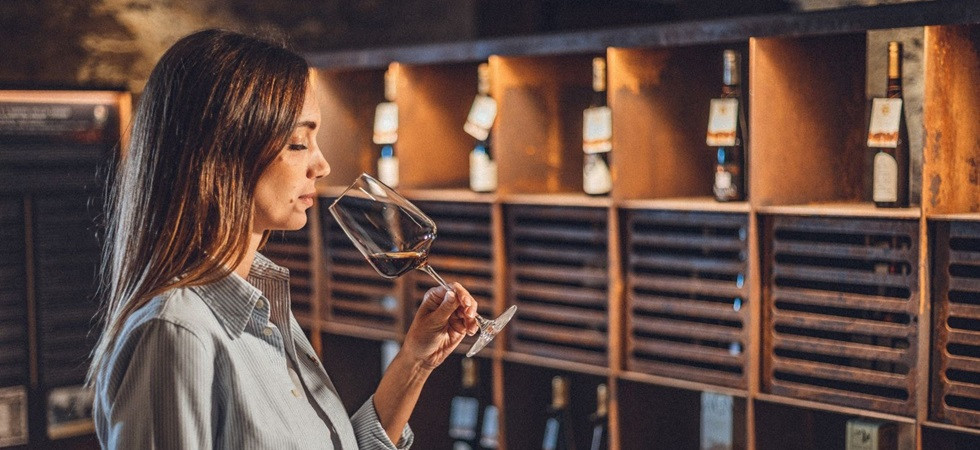 Due cuori e... un caveau: a San Valentino il museo del Vino Santo Trentino apre le porte agli innamorati